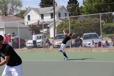 Men’s tennis loses to Elgin