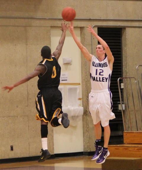 Mens basketball season ends with loss to South Suburban College