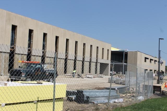 Construction+continues+on+new+building