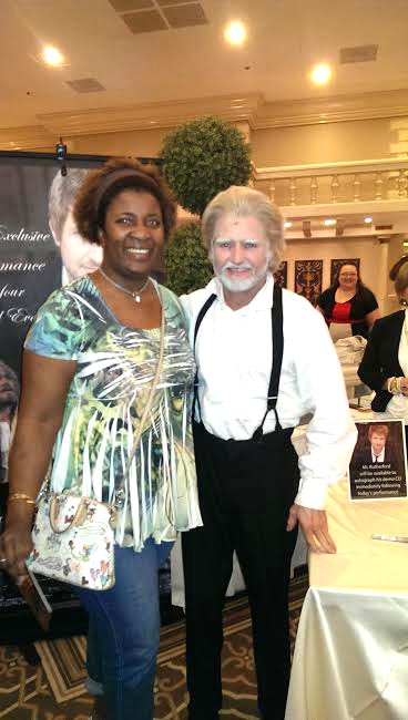 IVCC student Yvette Lucas takes her picture with star of “Les Miserables”
Ivan Rutherford.
