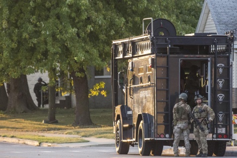 police, S.W.A.T, standoff