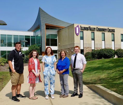 IVCC 21st Century Scholars Society Finalists include (from left to right) Ryan Lane of Peru, Skylar Arwood of Utica, 21st Century Scholar Grace McCormick of Peru, Paula Taylor of Granville, and Reid Tomasson of Oglesby.