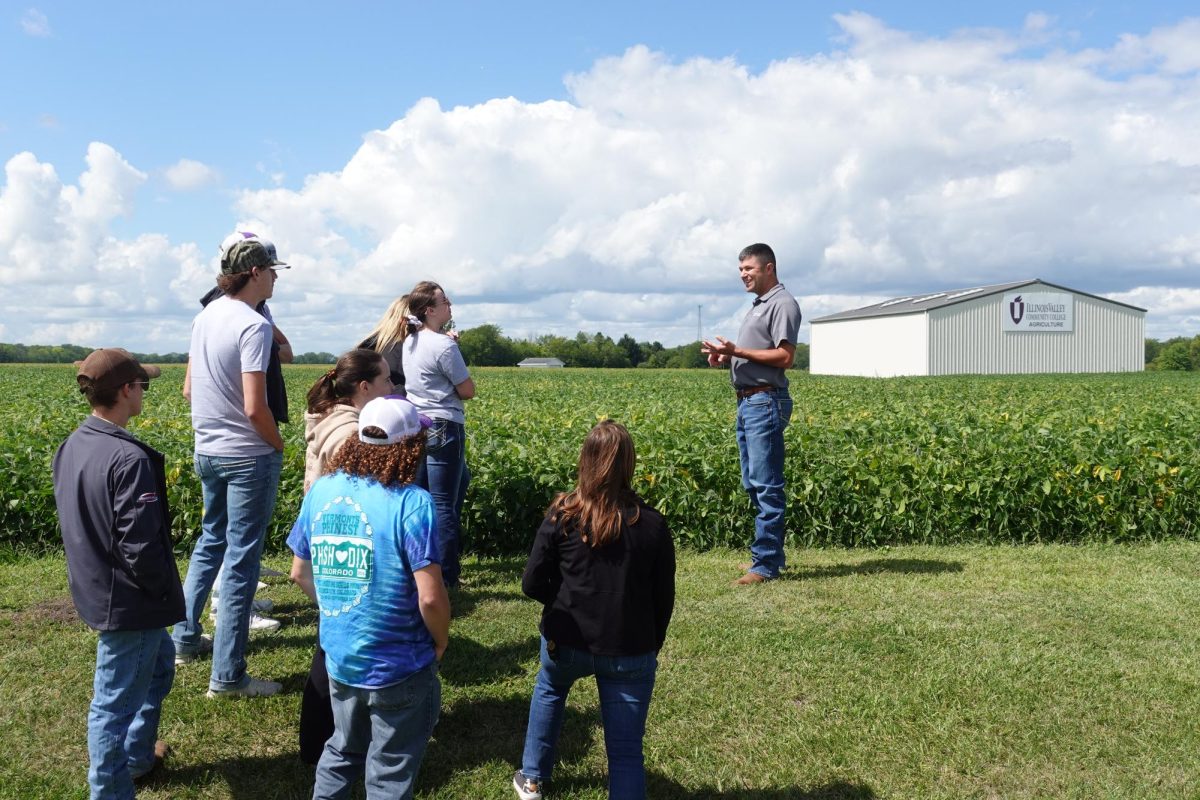 IV Ag instructor Willard Mott speaks to a group at the annual Field Day on the IVCC Campus. 