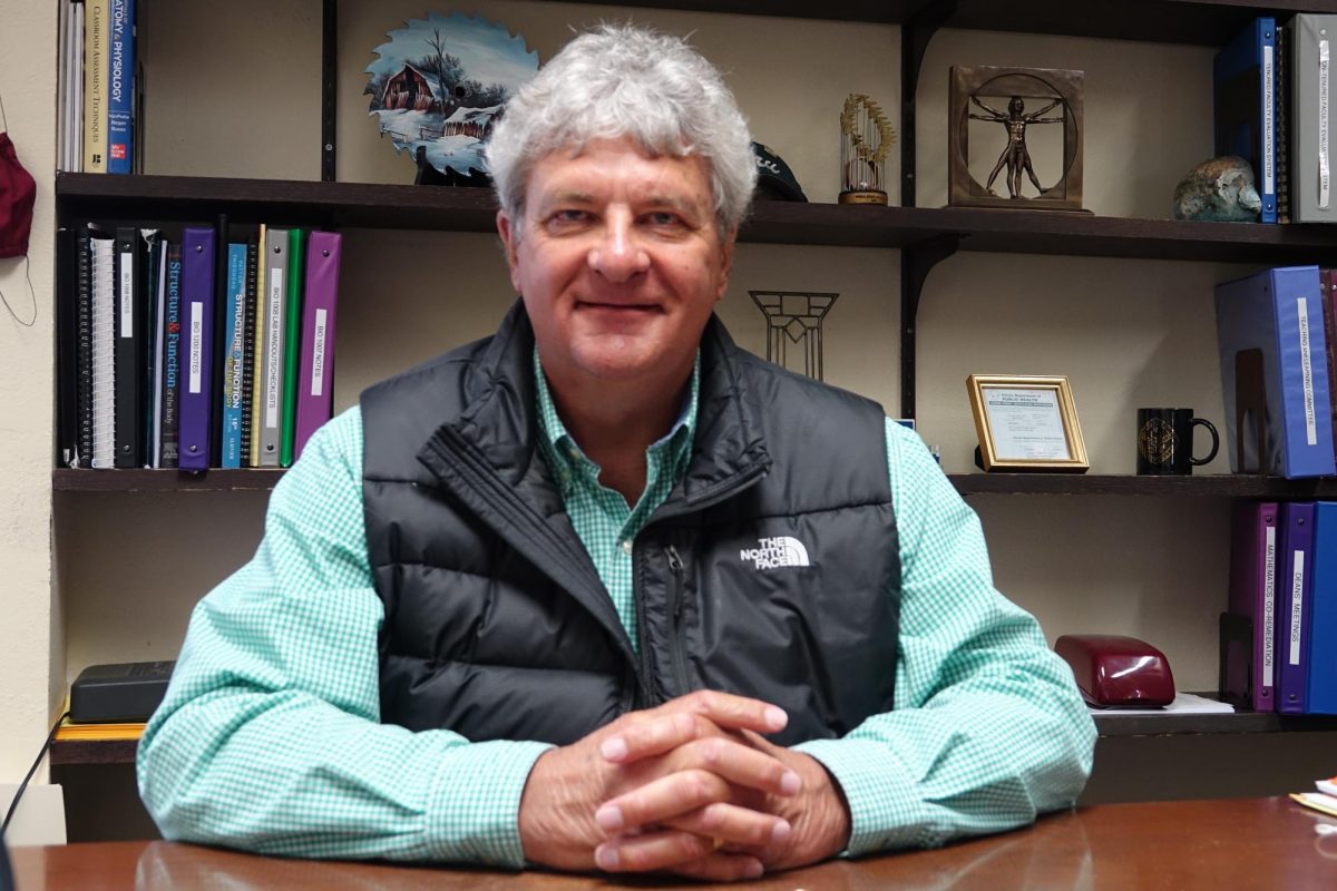 Long-time Dean of Natural Sciences and Business, Ron Groleau, retires after 38 years